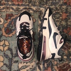 Nike Womens Air Max 270 React